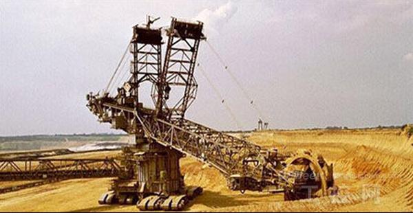 德国克虏伯挖掘机